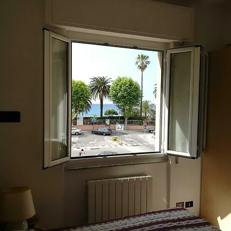 Fronte Mare Apartman *